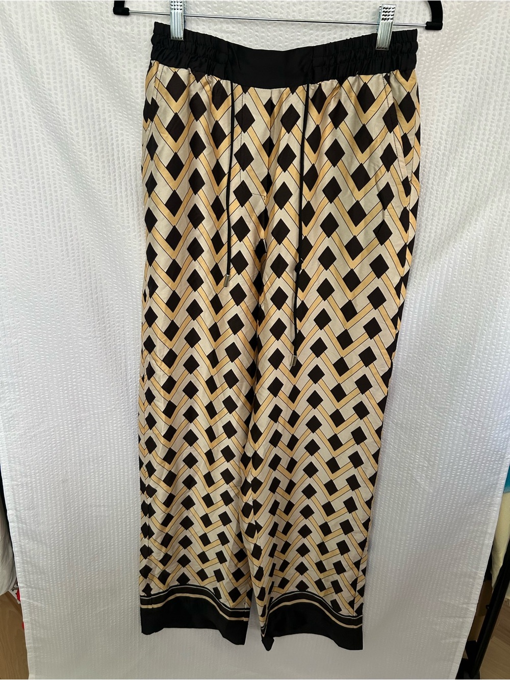NWOT Mango Geometric Print Satin Wide Leg Drawstring Pants Size Small